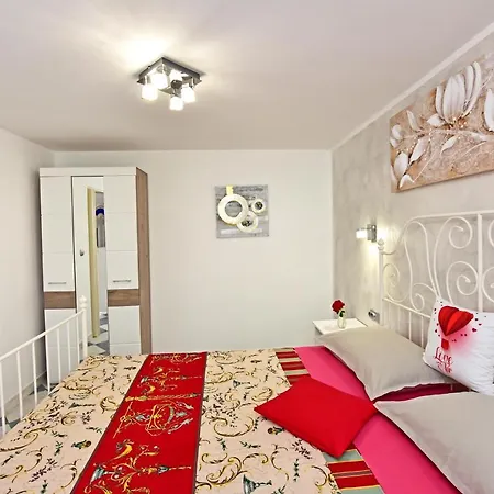 Apartments Rimac 663 Porec Exterior photo