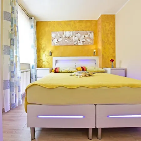 Apartments Rimac 663 Porec Exterior photo