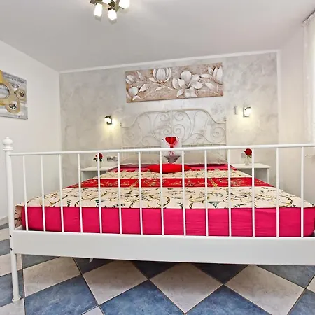 Apartments Rimac 663 Porec Exterior photo