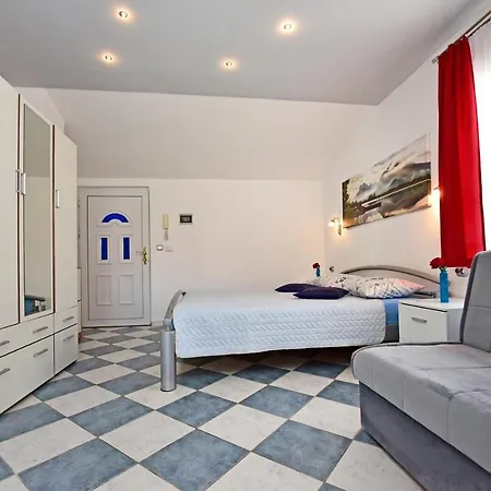 Apartments Rimac 663 Porec Exterior photo